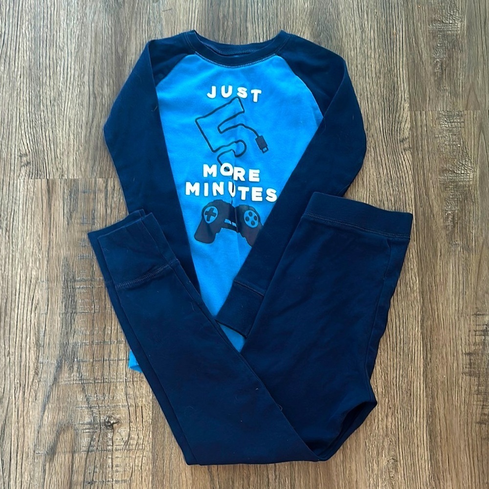 EUC GapKids Pajamas, 2-piece, Size 8 “5 More Minutes” Gaming